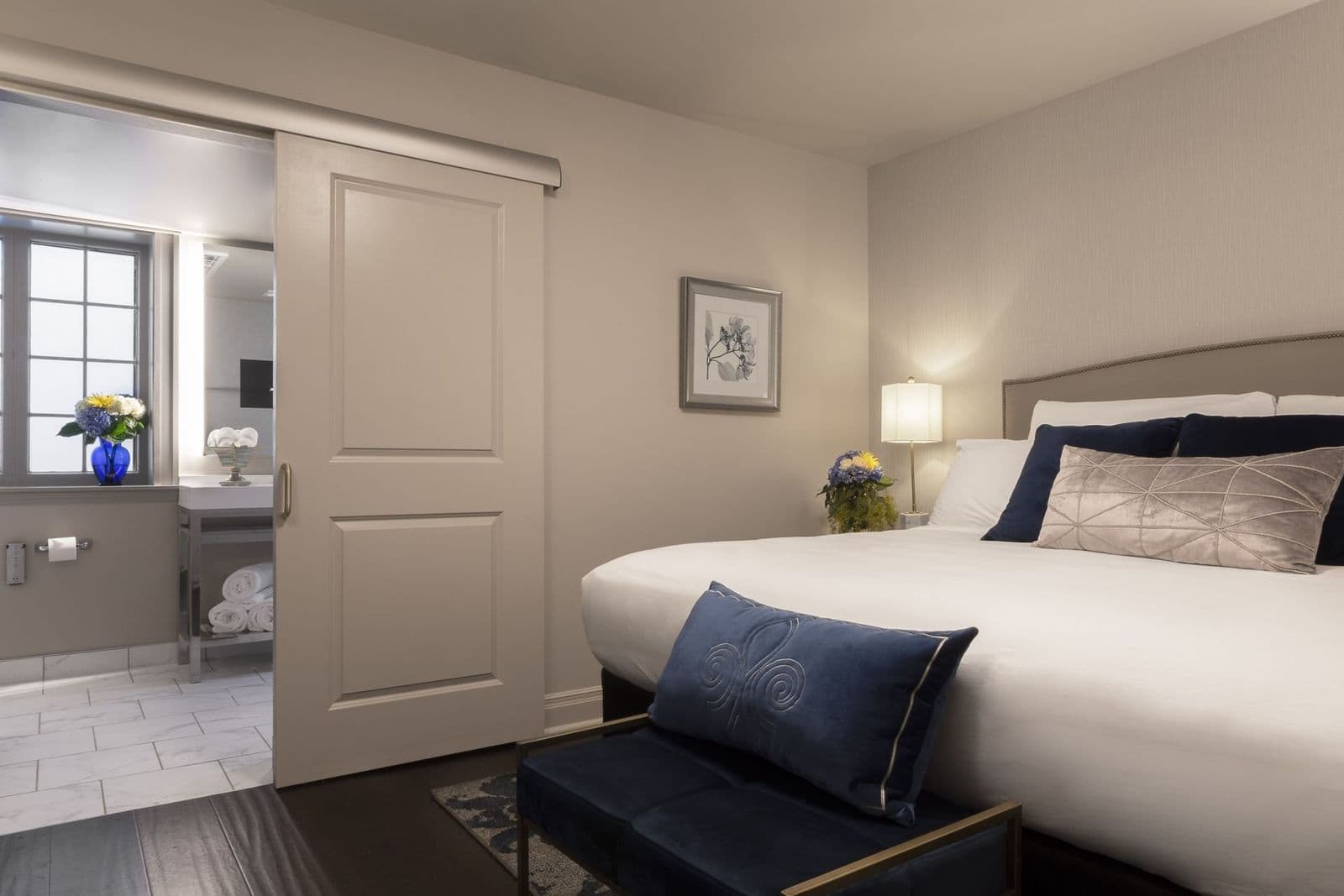 Deluxe King room